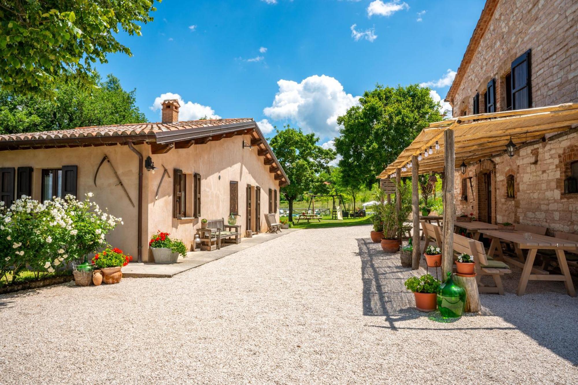 Agriturismo Il Castellaro Sassoferrato Exterior photo